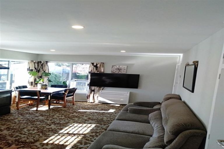 Photo of property in 695 Main South Road, Islington, Christchurch, 8042