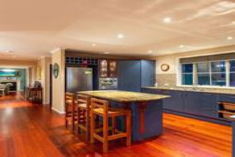 Photo of property in 12 Grovenor Drive, Orewa, 0931