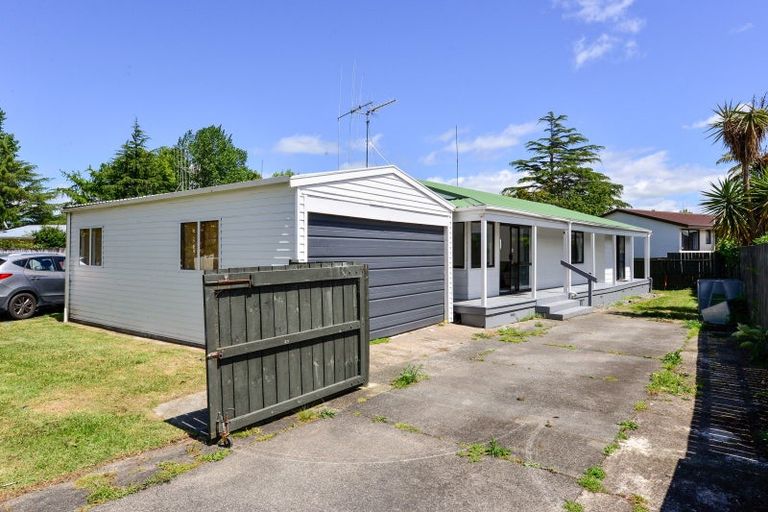 Photo of property in 4a Saint Lukes Place, Bader, Hamilton, 3206