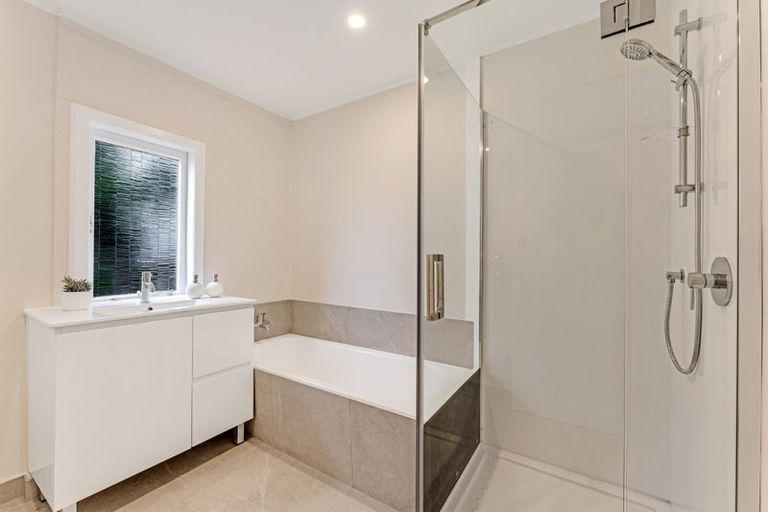 Photo of property in 1/11 Norman Road, Hauraki, Auckland, 0622
