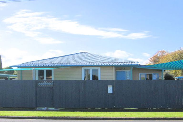 Photo of property in 7 Russell Road, Manurewa, Auckland, 2102
