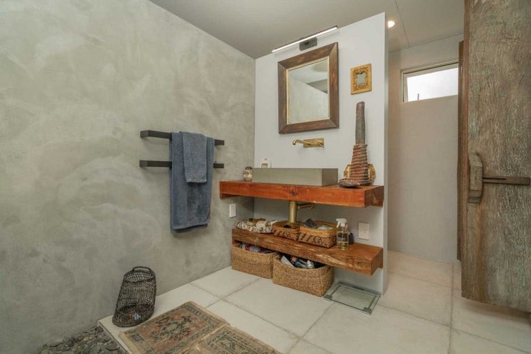 Photo of property in 19 Victoria Street, Coromandel, 3506