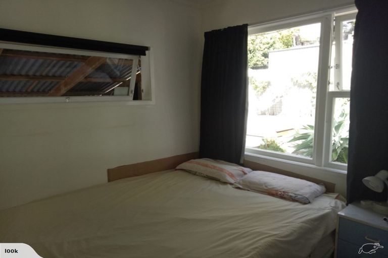 Photo of property in 9 Beaudine Avenue, Glenfield, Auckland, 0629