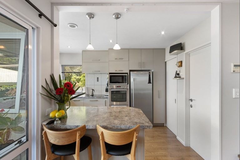 Photo of property in 8 Amner Place, Bluff Hill, Napier, 4110