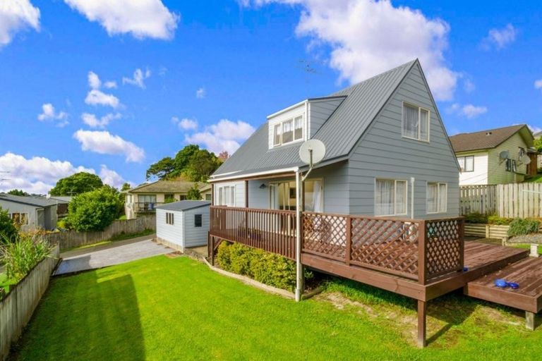 Photo of property in 16 Carillon Place, Massey, Auckland, 0614