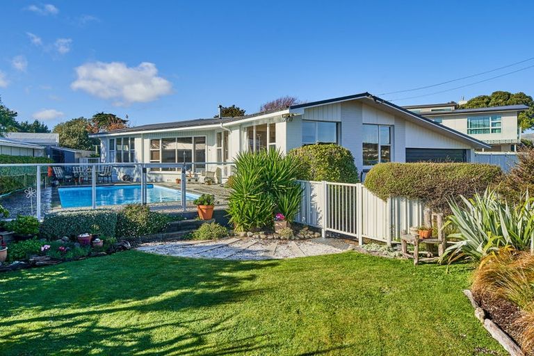 Photo of property in 7 Motukaraka Point, Pauatahanui, Porirua, 5381