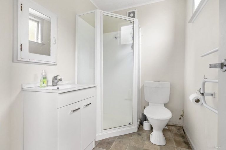 Photo of property in 28 Crieff Street, Northland, Wellington, 6012