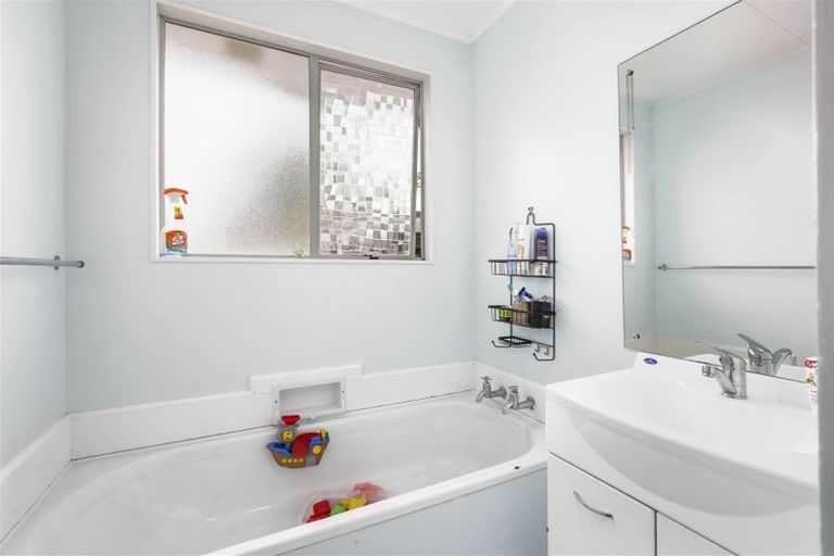 Photo of property in 4 Elmwood Crescent, Pukete, Hamilton, 3200