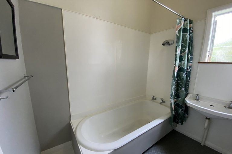 Photo of property in 38 Limbrick Street, Terrace End, Palmerston North, 4410