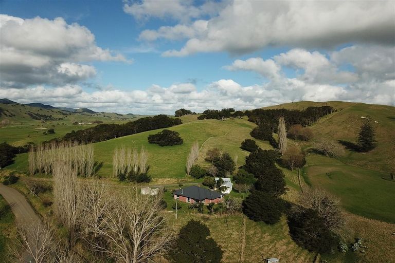 Photo of property in 940 Avoca Road South, Tangowahine, Dargaville, 0372