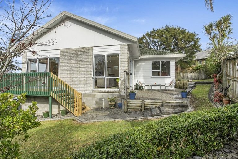 Photo of property in 1 Lesa Annis Place, Henderson, Auckland, 0612