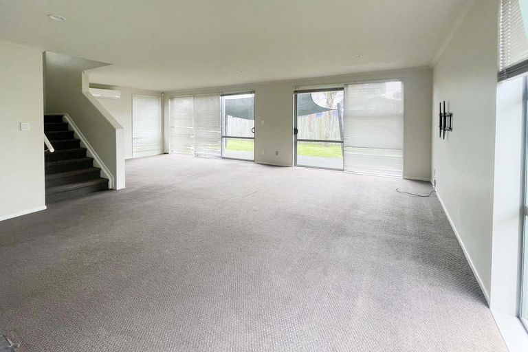 Photo of property in 25 Figaro Crescent, Takanini, 2112