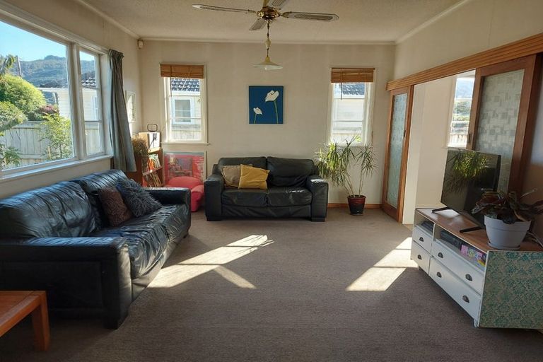 Photo of property in 5 Hood Avenue, Heretaunga, Upper Hutt, 5018