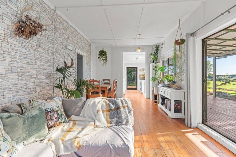 Photo of property in 6929 South Road, Warea, New Plymouth, 4381