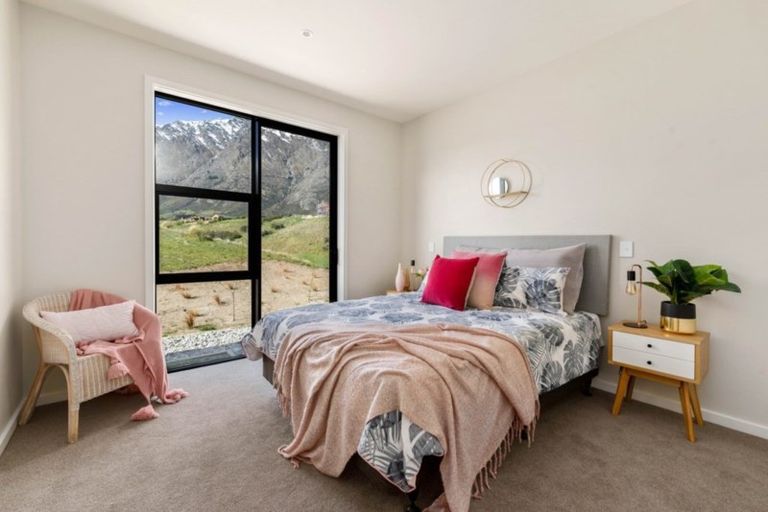 Photo of property in 12 Falconer Rise, Jacks Point, Queenstown, 9371