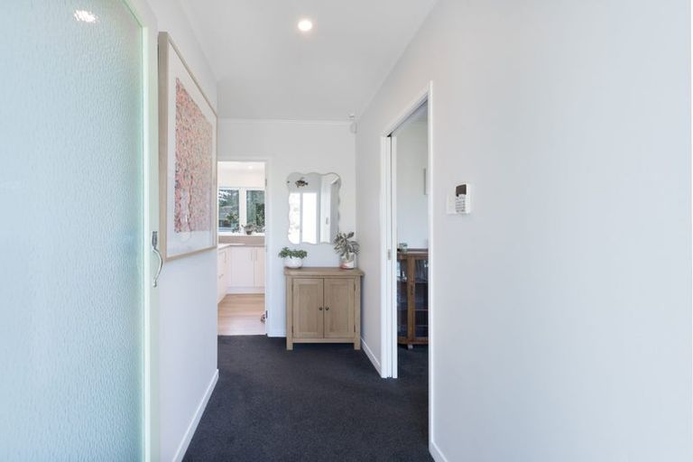 Photo of property in 6 Thornlow Street, Glendene, Auckland, 0602