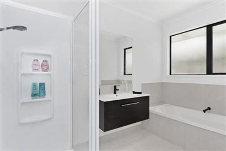 Photo of property in 28 Applin Lane, Pyes Pa, Tauranga, 3112