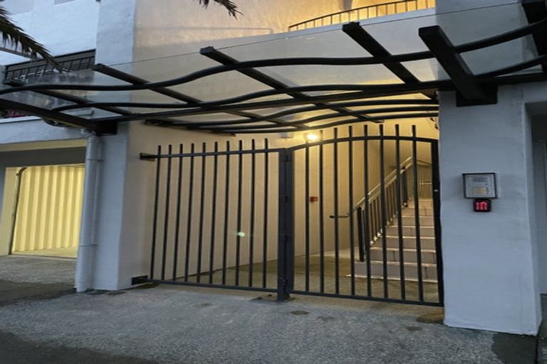 Photo of property in 12/8 Monte Cassino Place, Birkdale, Auckland, 0626