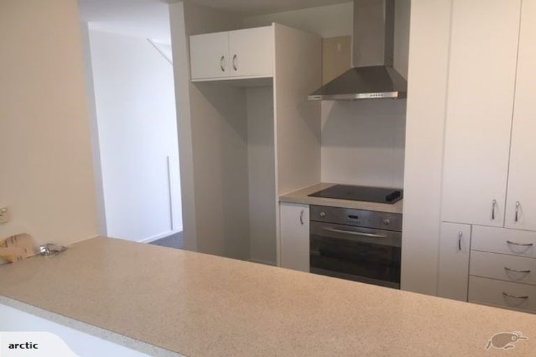 Photo of property in 5/30 John Jennings Drive, Oteha, Auckland, 0632