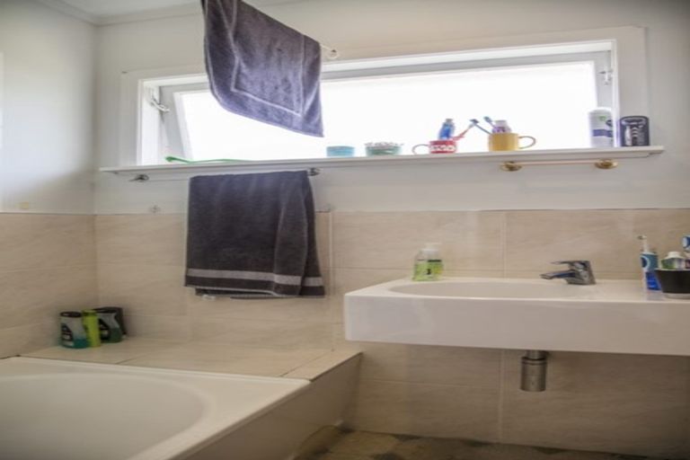 Photo of property in 7 Locket Road, Glenfield, Auckland, 0629