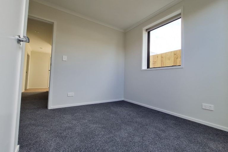 Photo of property in 8/5 Peachgrove Road, Te Atatu Peninsula, Auckland, 0610