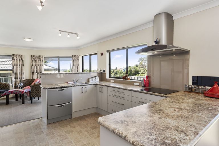 Photo of property in 25 Hawk Place, Welcome Bay, Tauranga, 3112