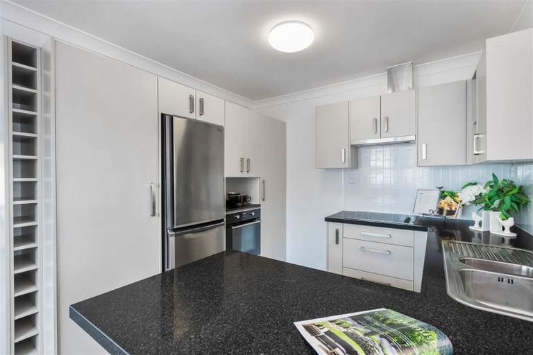 Photo of property in 49 Minaret Drive, Bucklands Beach, Auckland, 2014