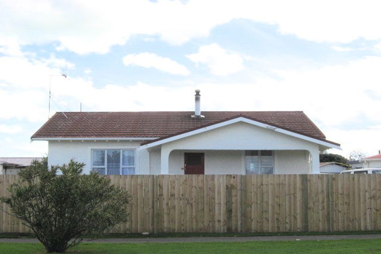 Photo of property in 16 Central Avenue, Gonville, Whanganui, 4501