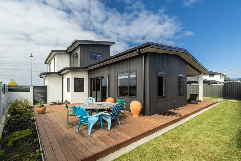 Photo of property in 24 Aspiring Drive, Poraiti, Napier, 4112