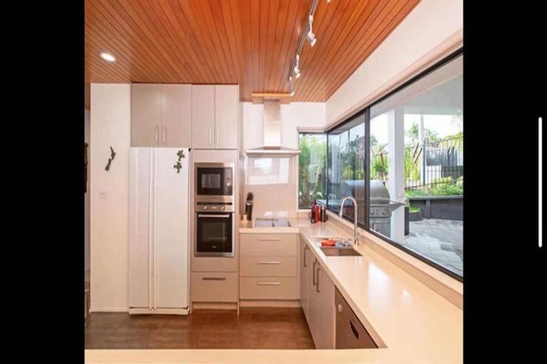 Photo of property in 48 Loloma Drive, Half Moon Bay, Auckland, 2012