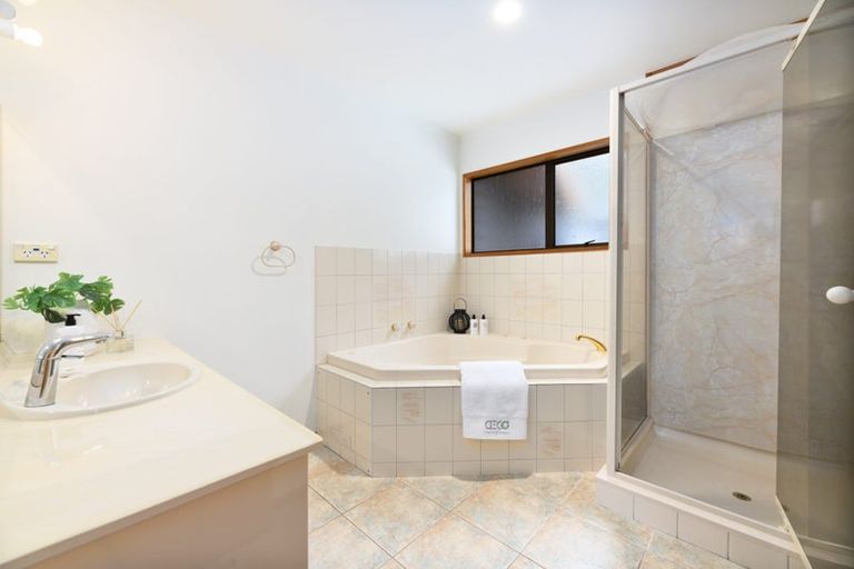 Photo of property in 5 Palmyra Way, Half Moon Bay, Auckland, 2012