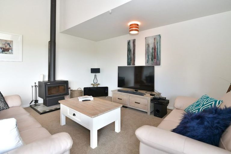 Photo of property in 20c Poplar Road, Stanmore Bay, Whangaparaoa, 0932