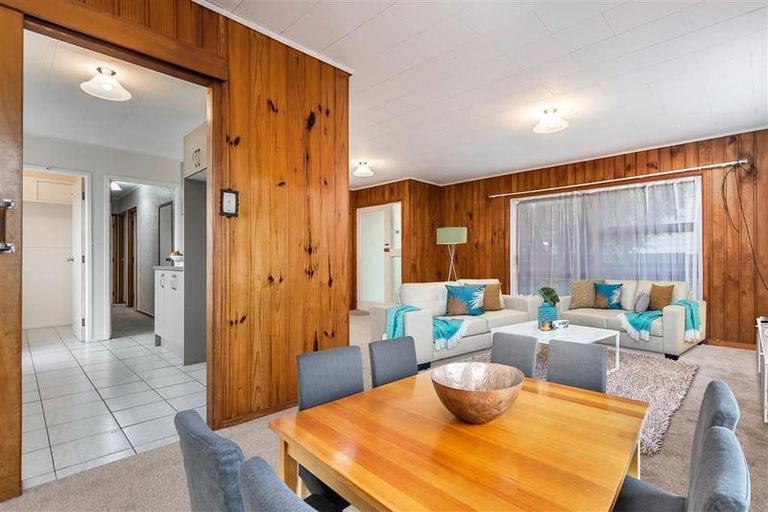 Photo of property in 16 Ulay Place, Clover Park, Auckland, 2019