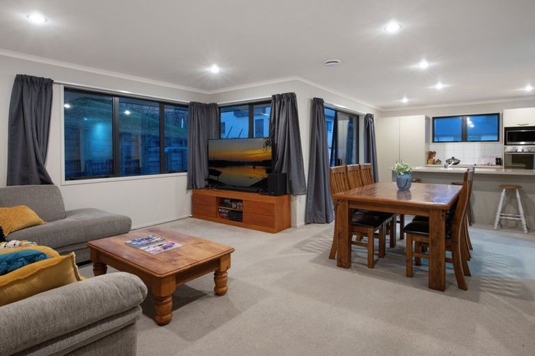 Photo of property in 10 Raptor Way, Welcome Bay, Tauranga, 3175