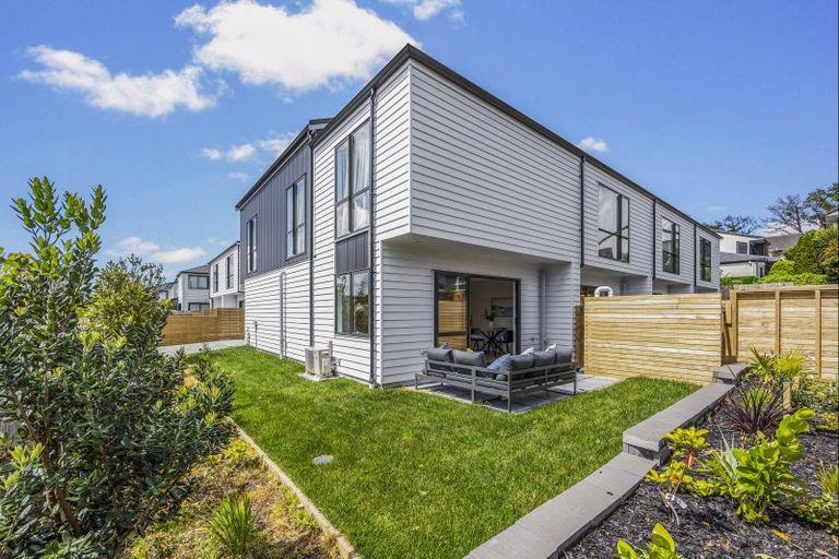 Photo of property in 37 Corunna Road, Milford, Auckland, 0620