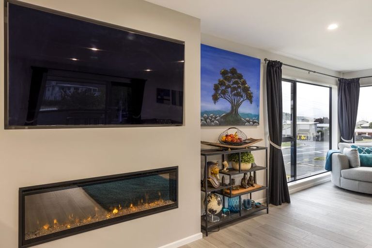 Photo of property in 15 Beach Road, Waikawa, Picton, 7220