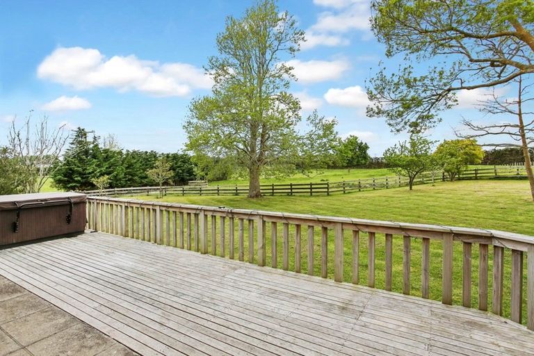 Photo of property in 15 Brian Wood Lane, Karaka, Papakura, 2580