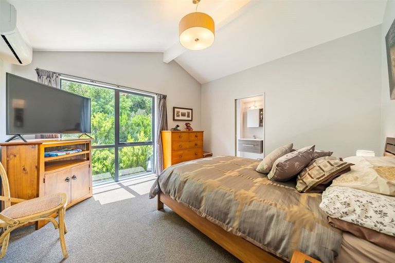 Photo of property in 8 Flotilla Place, Whitby, Porirua, 5024