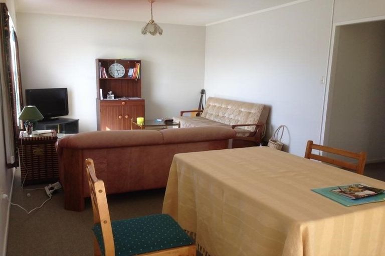 Photo of property in 2/50 Te Kanawa Crescent, Henderson, Auckland, 0610