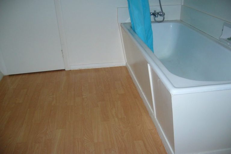 Photo of property in 2/39 Mcparland Street, Ebdentown, Upper Hutt, 5018