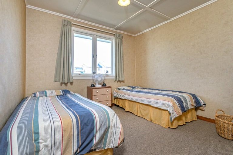 Photo of property in 102 Riverview Road, Whangamata, 3620