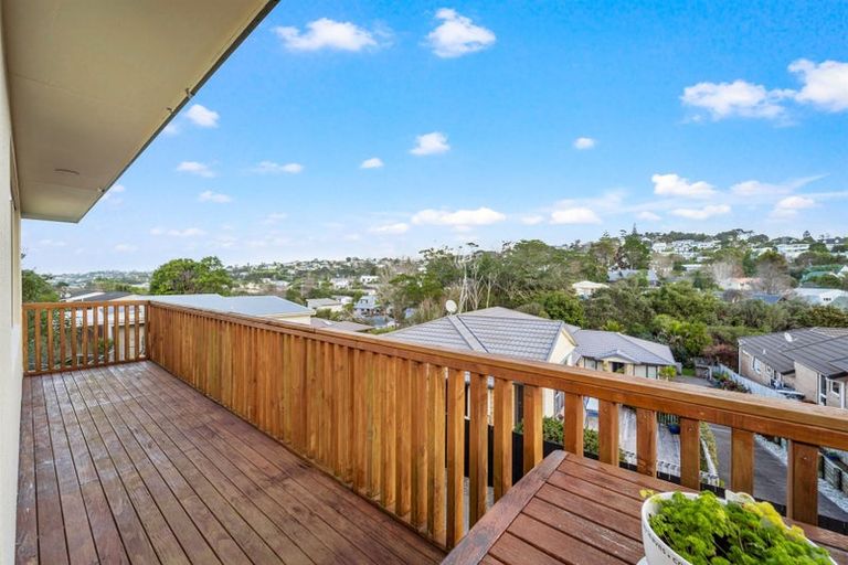 Photo of property in 2/15 Ellenbury Place, Stanmore Bay, Whangaparaoa, 0932