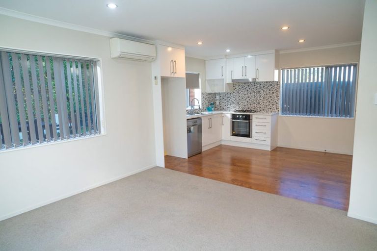 Photo of property in 17 Tiroroa Avenue, Te Atatu South, Auckland, 0610
