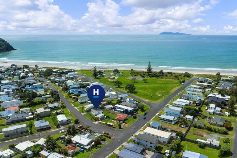 Photo of property in 32 Wallnutt Avenue, Waihi Beach, 3611