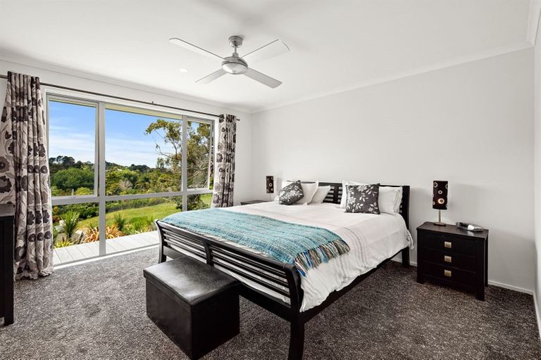 Photo of property in 3b Hobbs Road, Matakatia, Whangaparaoa, 0930