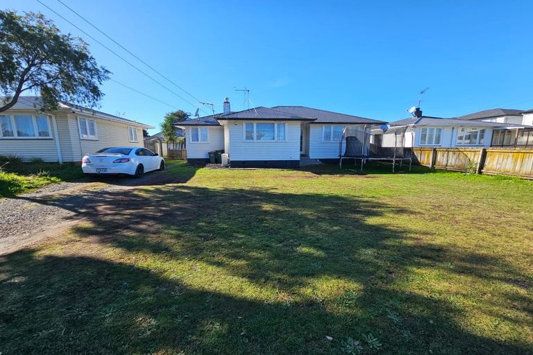 Photo of property in 27 Hill Crescent, Papakura, 2110