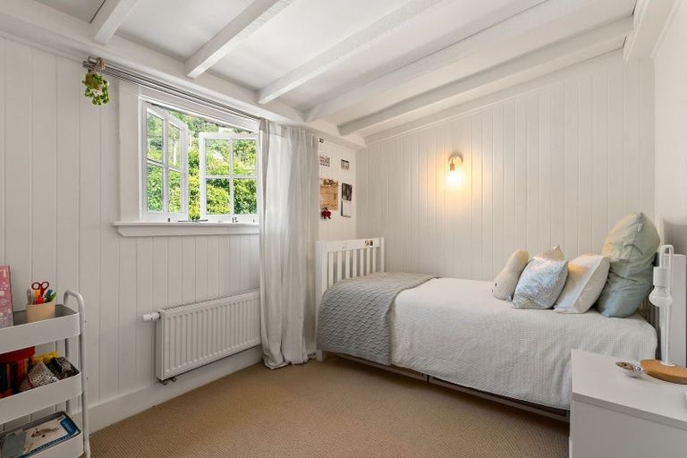 Photo of property in 4 Manuka Terrace, Eastbourne, Lower Hutt, 5013