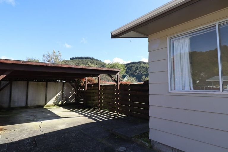 Photo of property in 16a Beryl Grove, Birchville, Upper Hutt, 5018