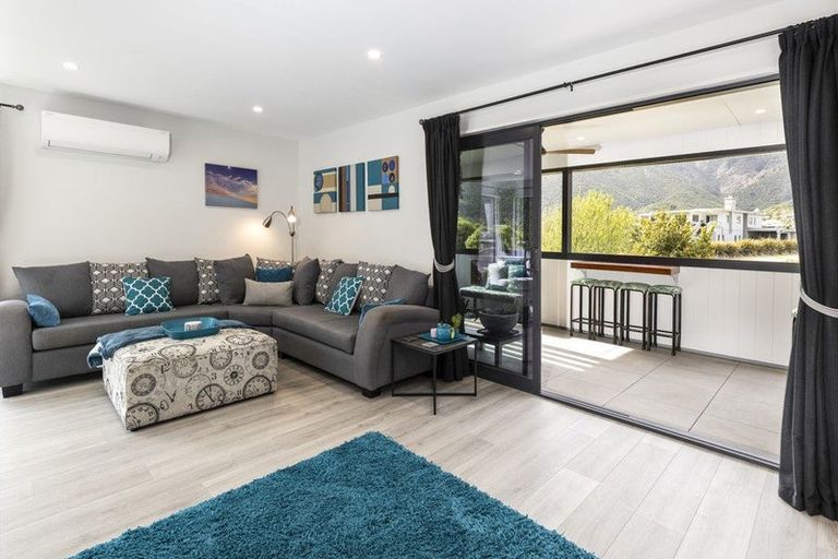 Photo of property in 15 Beach Road, Waikawa, Picton, 7220