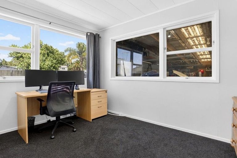 Photo of property in 55a Springs Road, Parakai, 0830